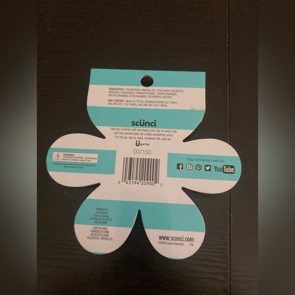 Scünci Daisy necklace with lip gloss.Gold&White design. 2 available. Brand new - Picture 2 of 3